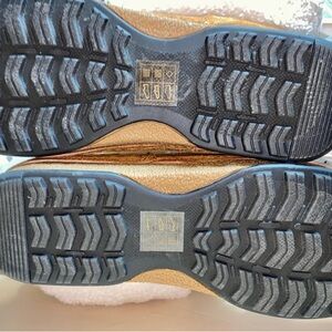 NWOT Portland Boot Company Shearling Brown/White Ankle Booties